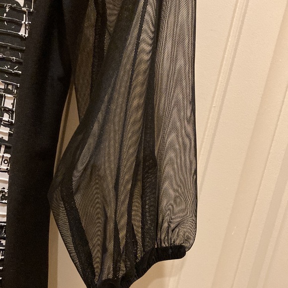 Modes Crystal Fashions Black and White Blouse with Sheer 3/4 Sleeves Size S - Picture 3 of 6